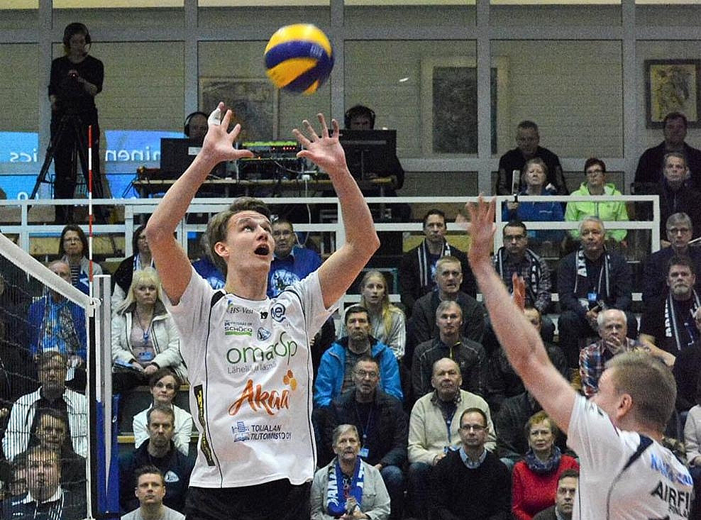 akseli lankinen crop